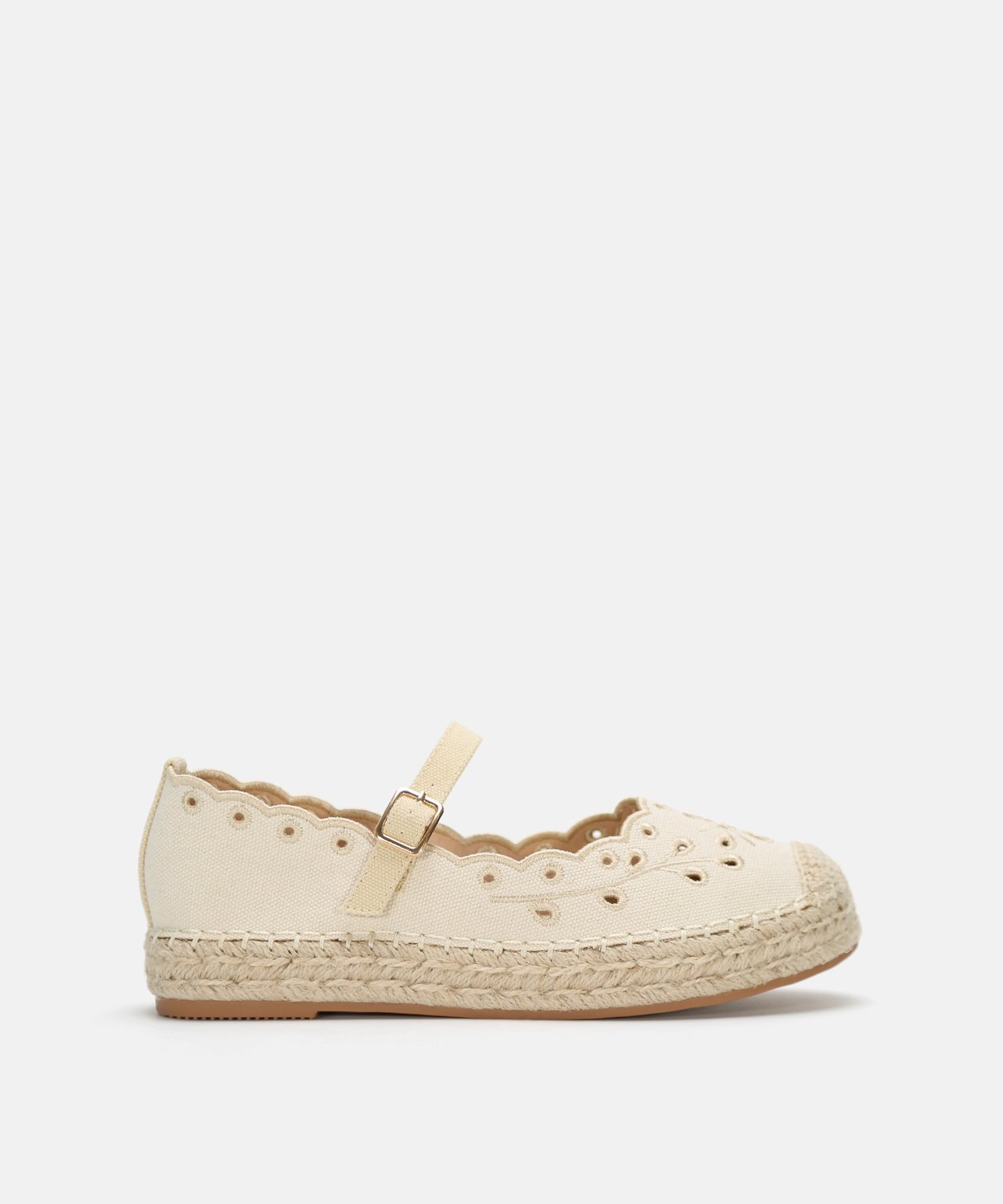 Mercedita com bordado image number null